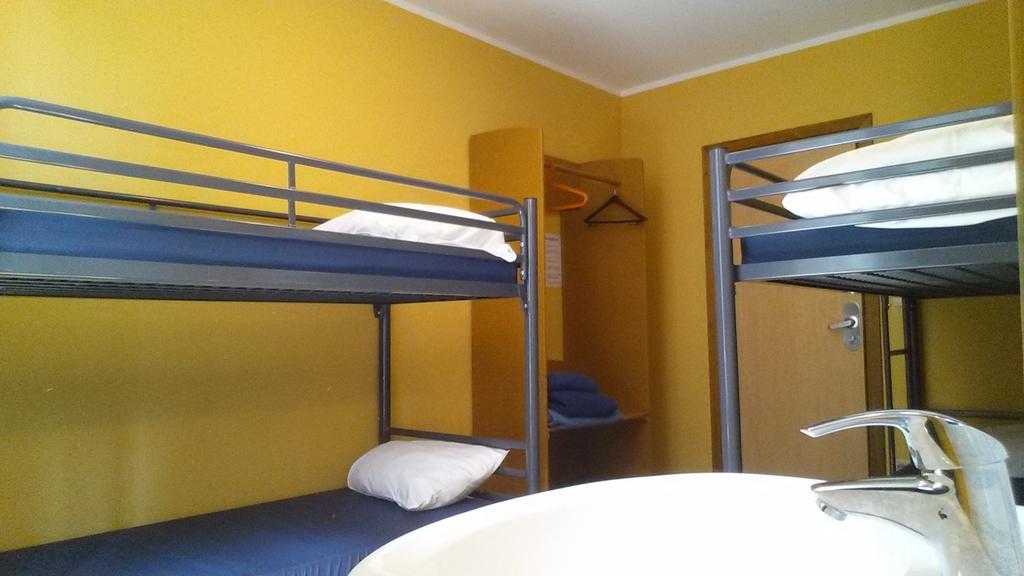 Van Gogh Youth Hostel City Centre Saint-Josse-ten-Noode Bagian luar foto