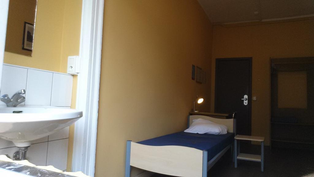 Van Gogh Youth Hostel City Centre Saint-Josse-ten-Noode Bagian luar foto