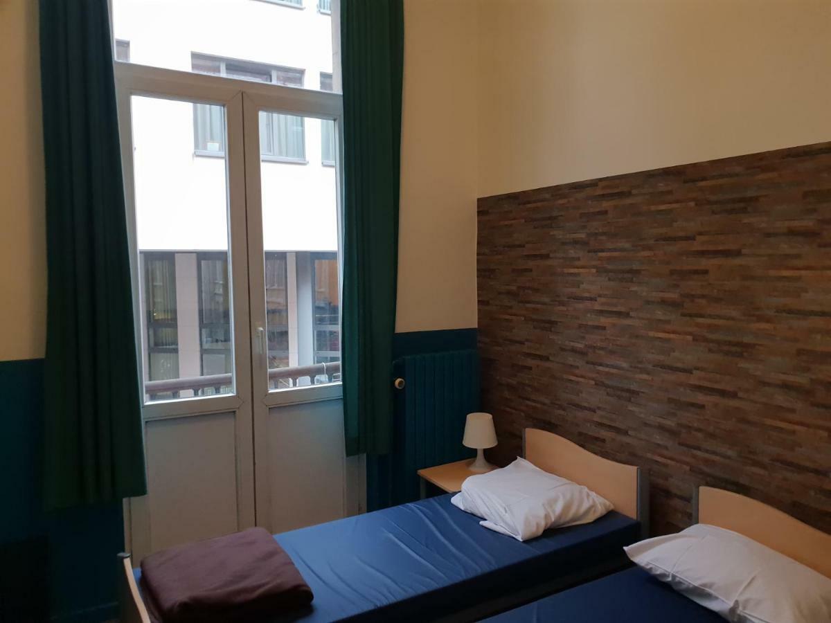 Van Gogh Youth Hostel City Centre Saint-Josse-ten-Noode Bagian luar foto